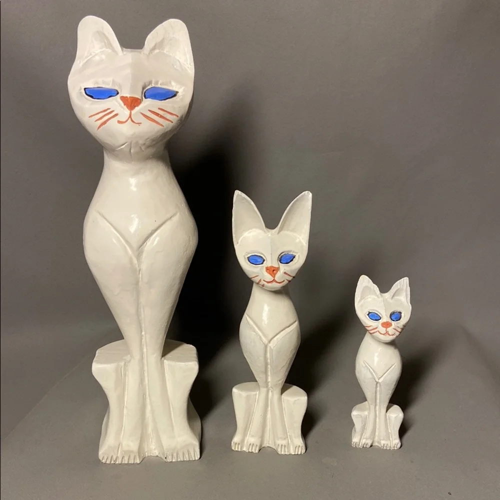 White 3 Wooden Cats Figurine Set